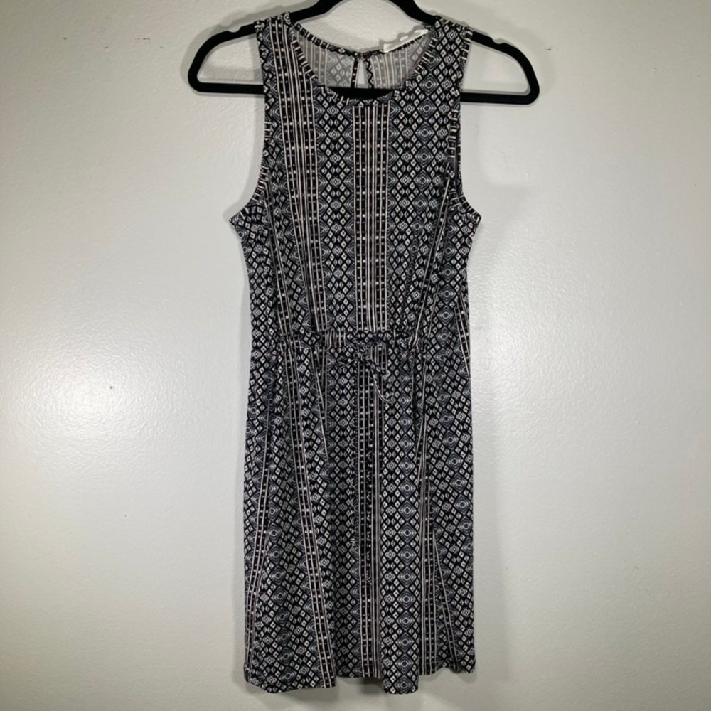 BCBGeneration XS Black White Geometric Print Sleeveless Dress XS LYI68H79-065